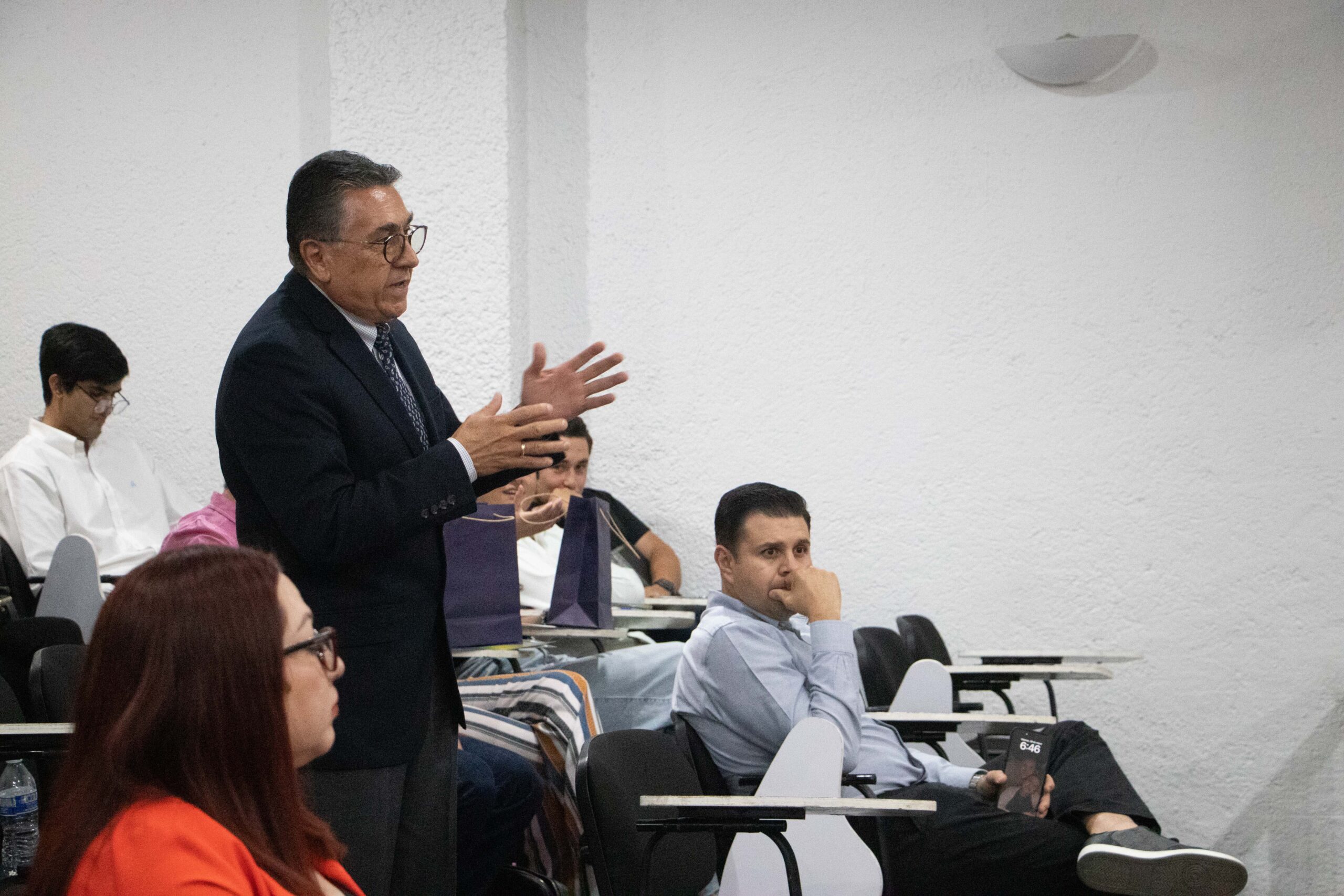 250530 Mesa Derecho Administrativo-6