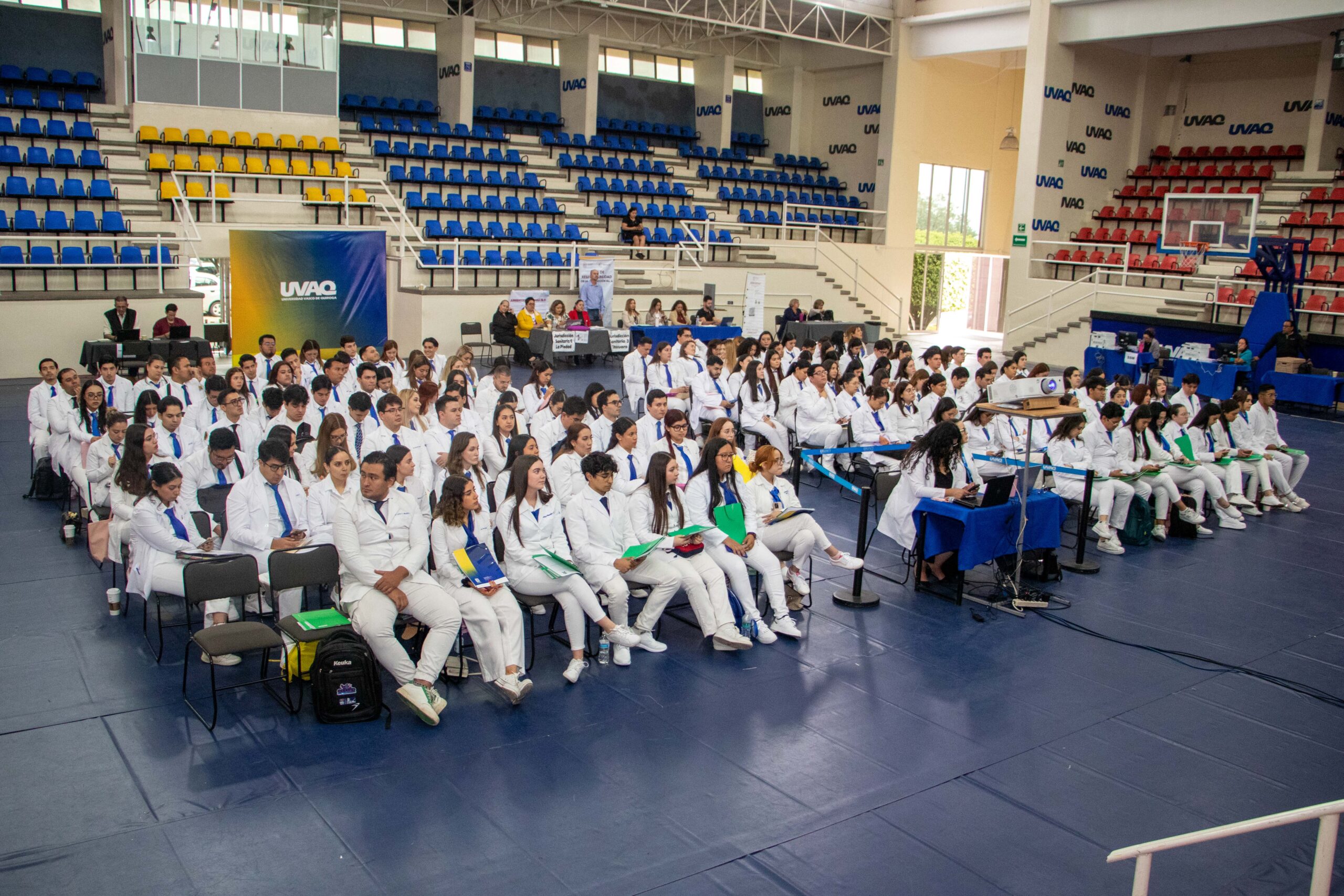 250710 Entrega de Plazas Salud-15