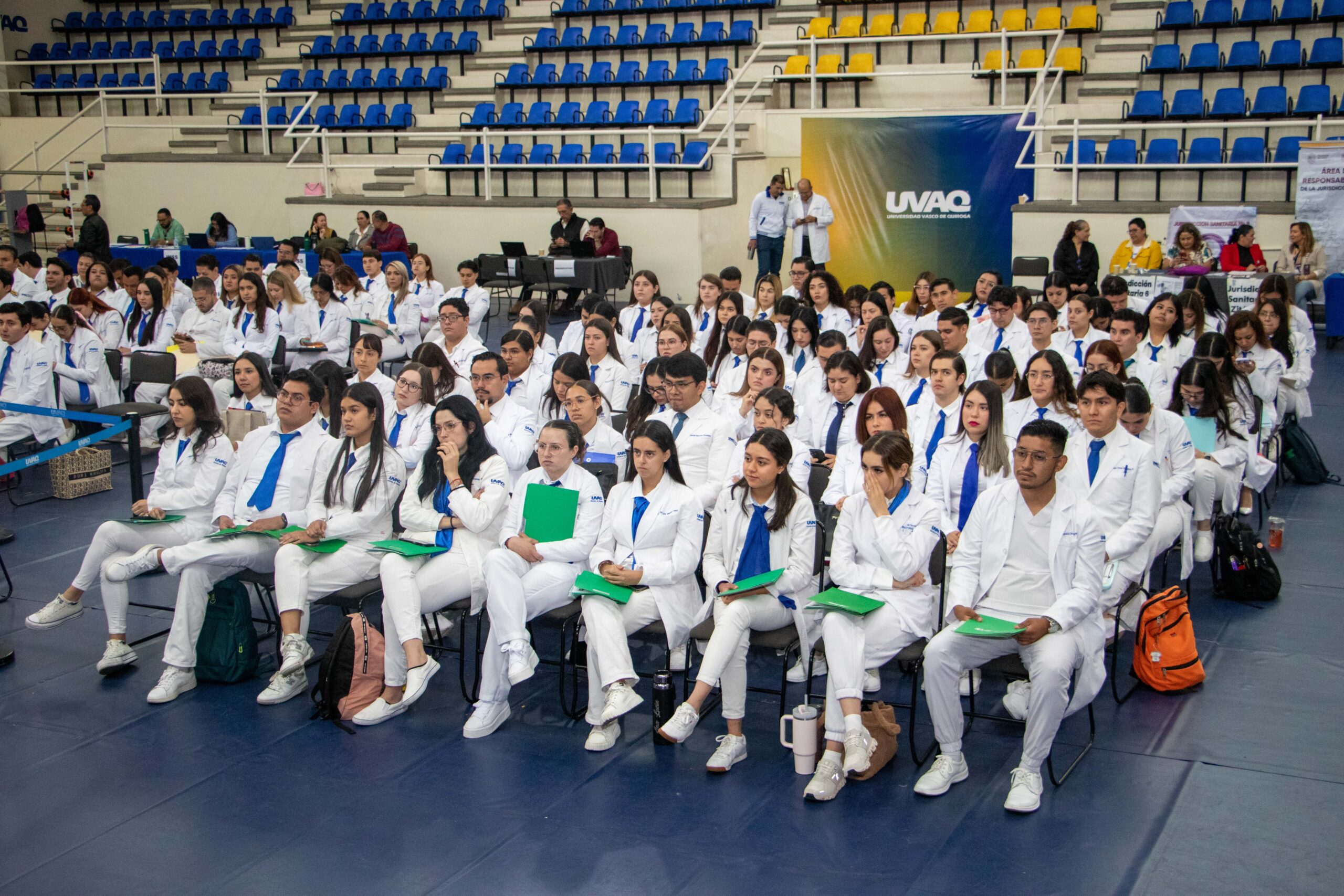 250710 Entrega de Plazas Salud-9