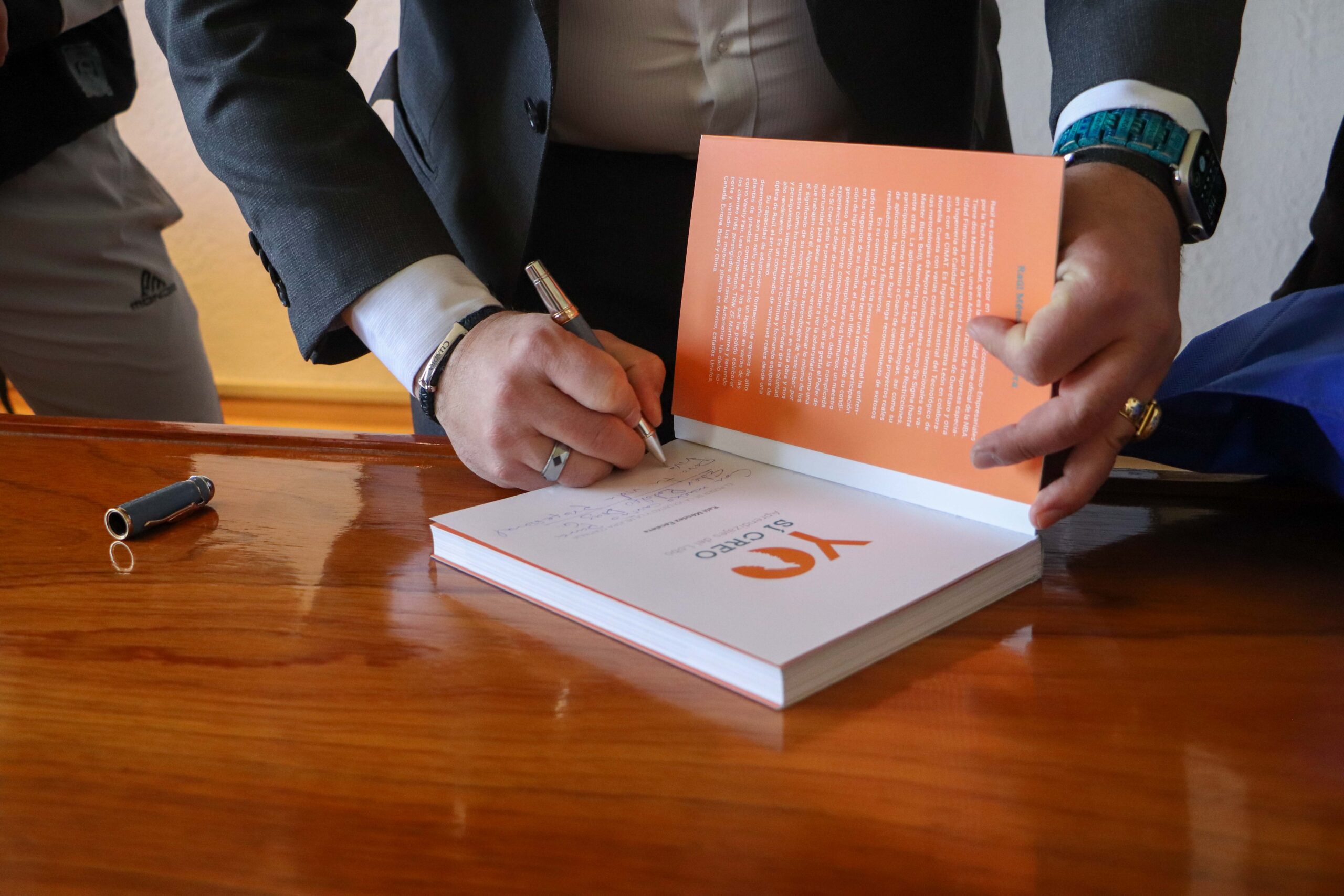 251114 Presentación Libro_-8