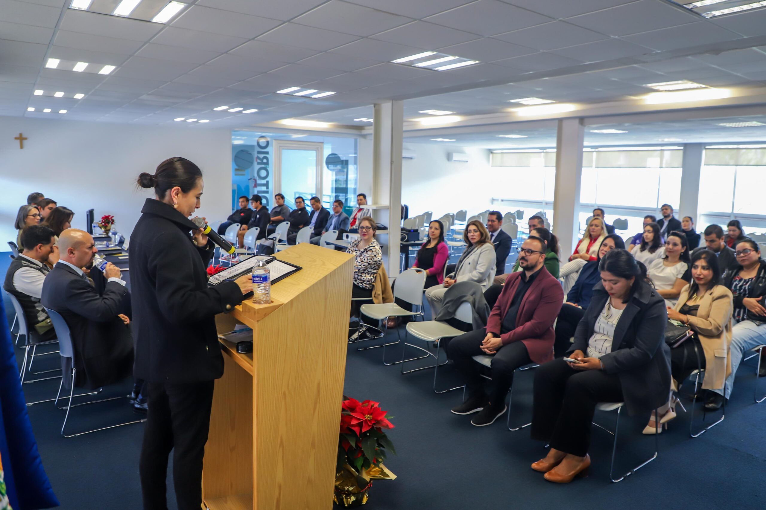 251202 Entrega Recepción Licenciaturas Tres Marías_-10