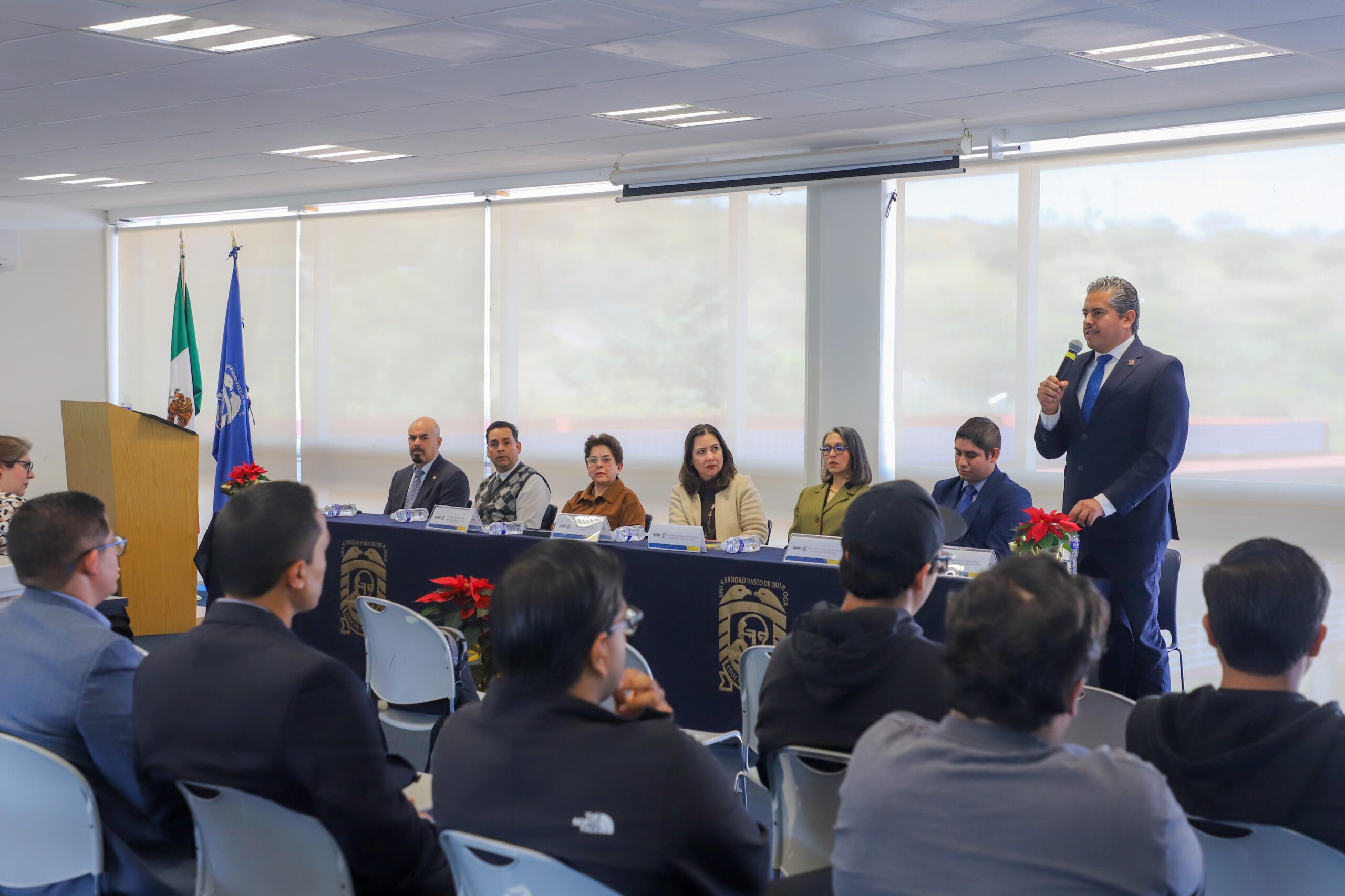 251202 Entrega Recepción Licenciaturas Tres Marías_-3