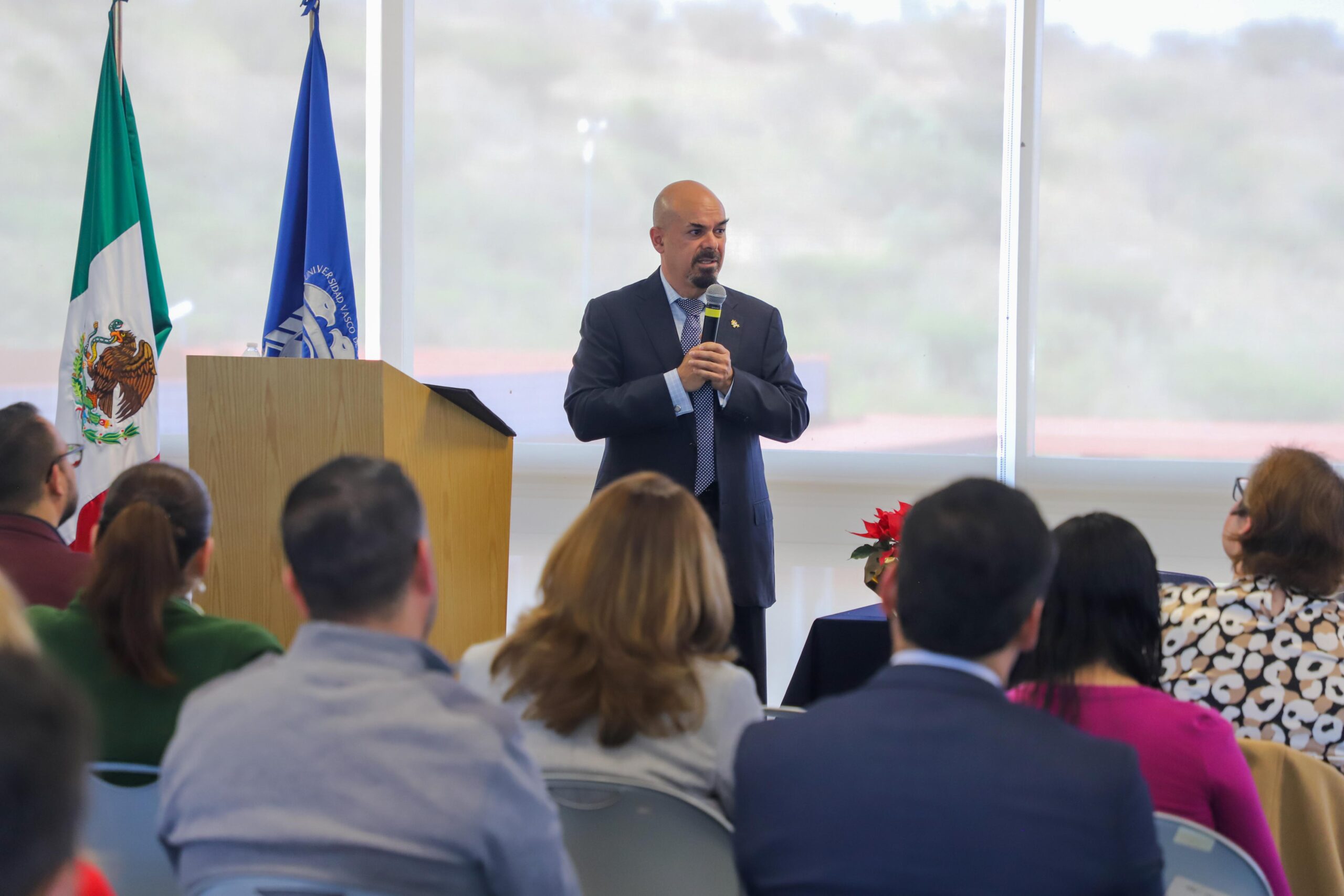 251202 Entrega Recepción Licenciaturas Tres Marías_-5