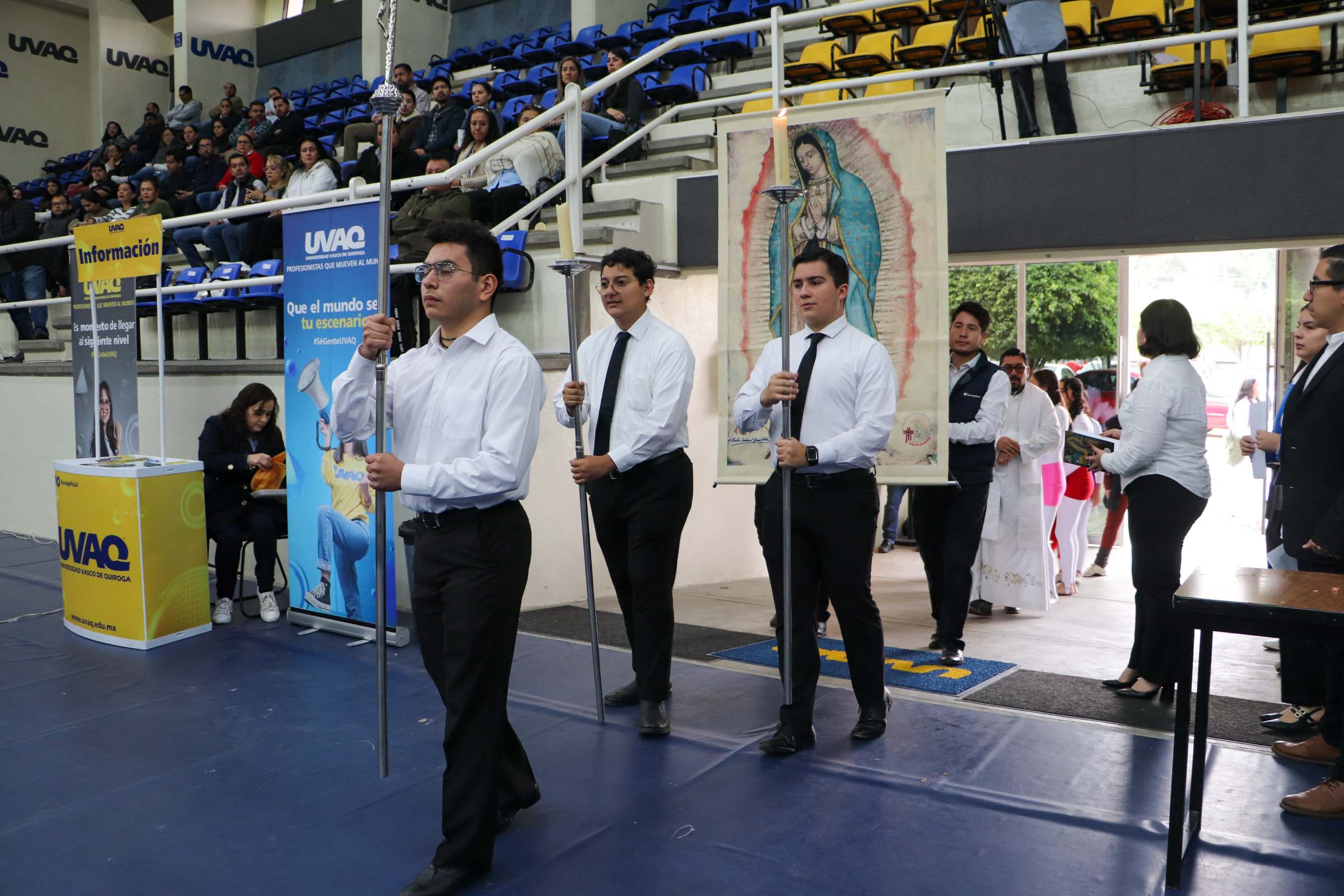 La comunidad UVAQ se encuentra en torno a la Guadalupana, la enseñanza y el aprendizaje
