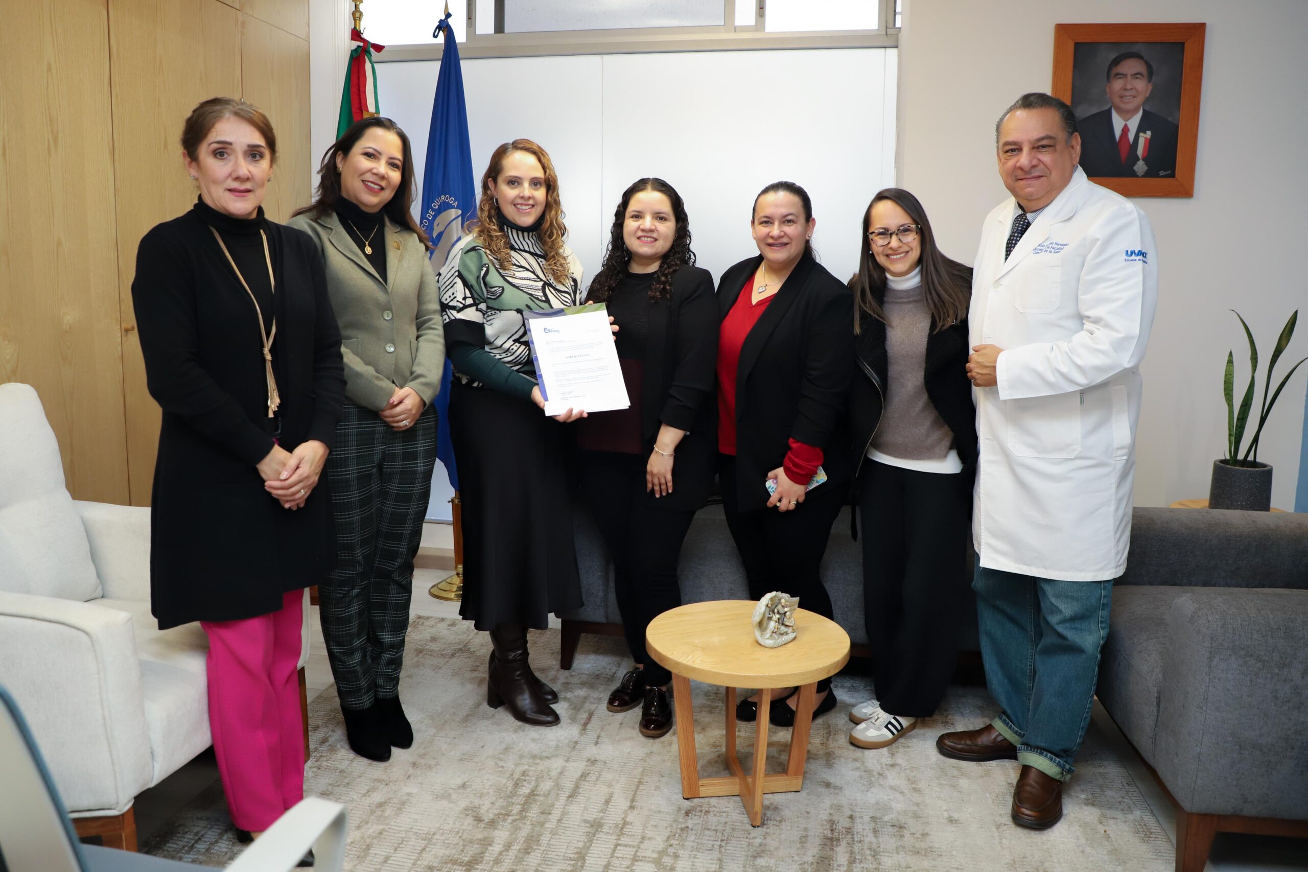 La Licenciatura Nutrición de la UVAQ recibe acreditación de CONCAPREN por su calidad académica 