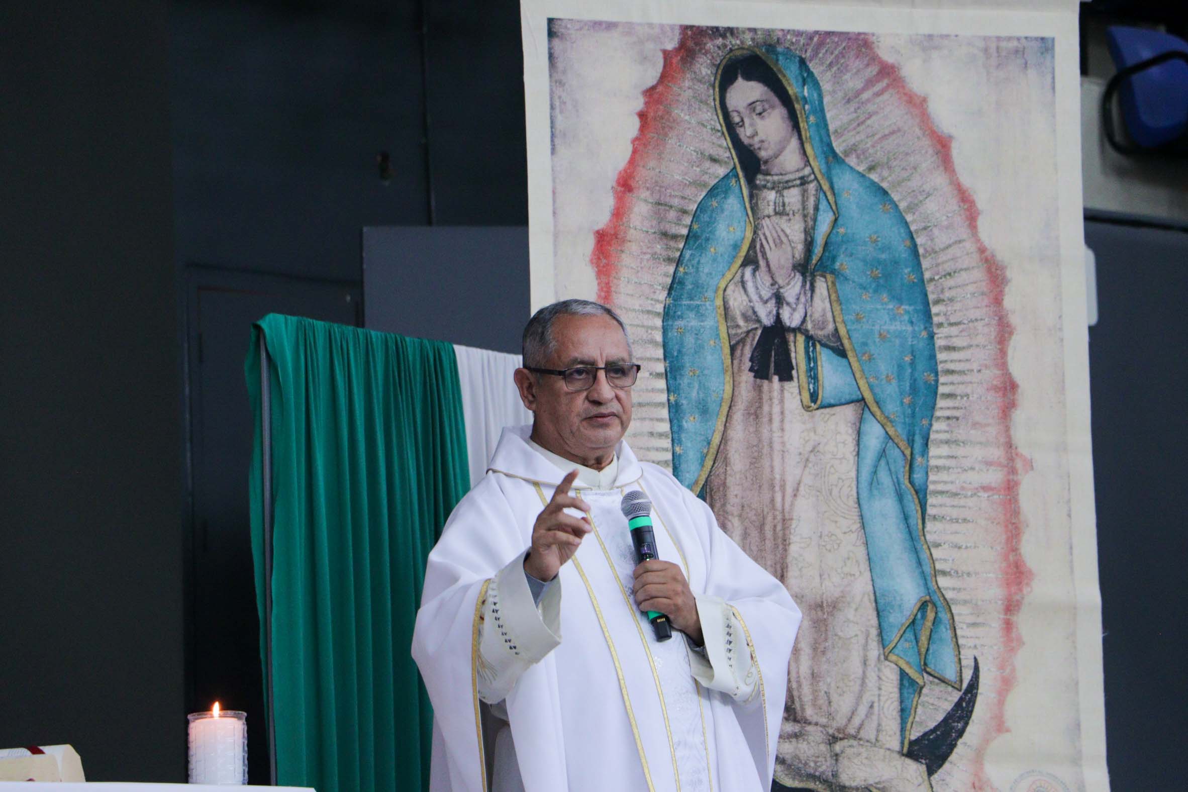 La UVAQ celebra los sacramentos en comunidad 
