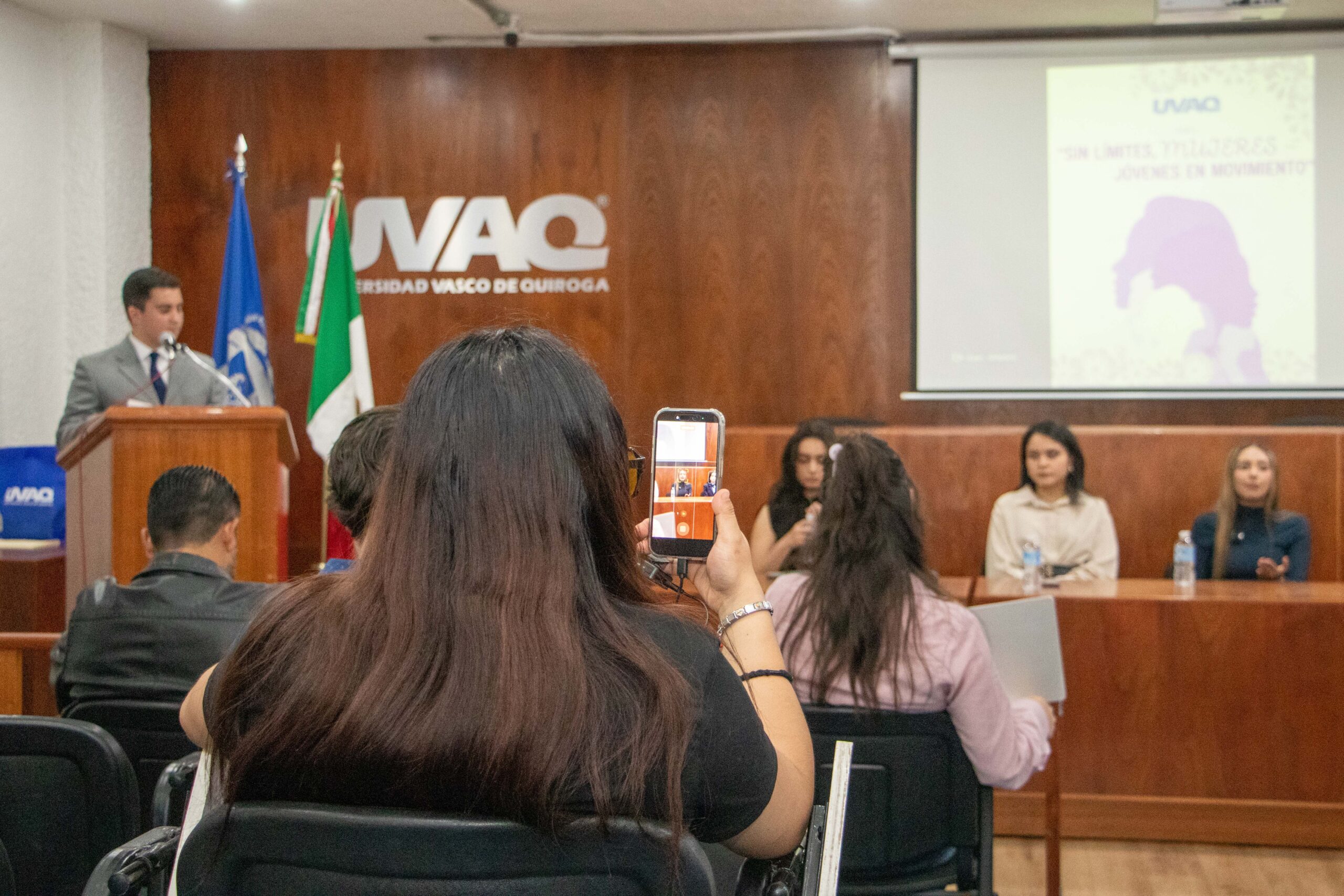 260306 PANEL MUJERES GRUPOS UNI-13