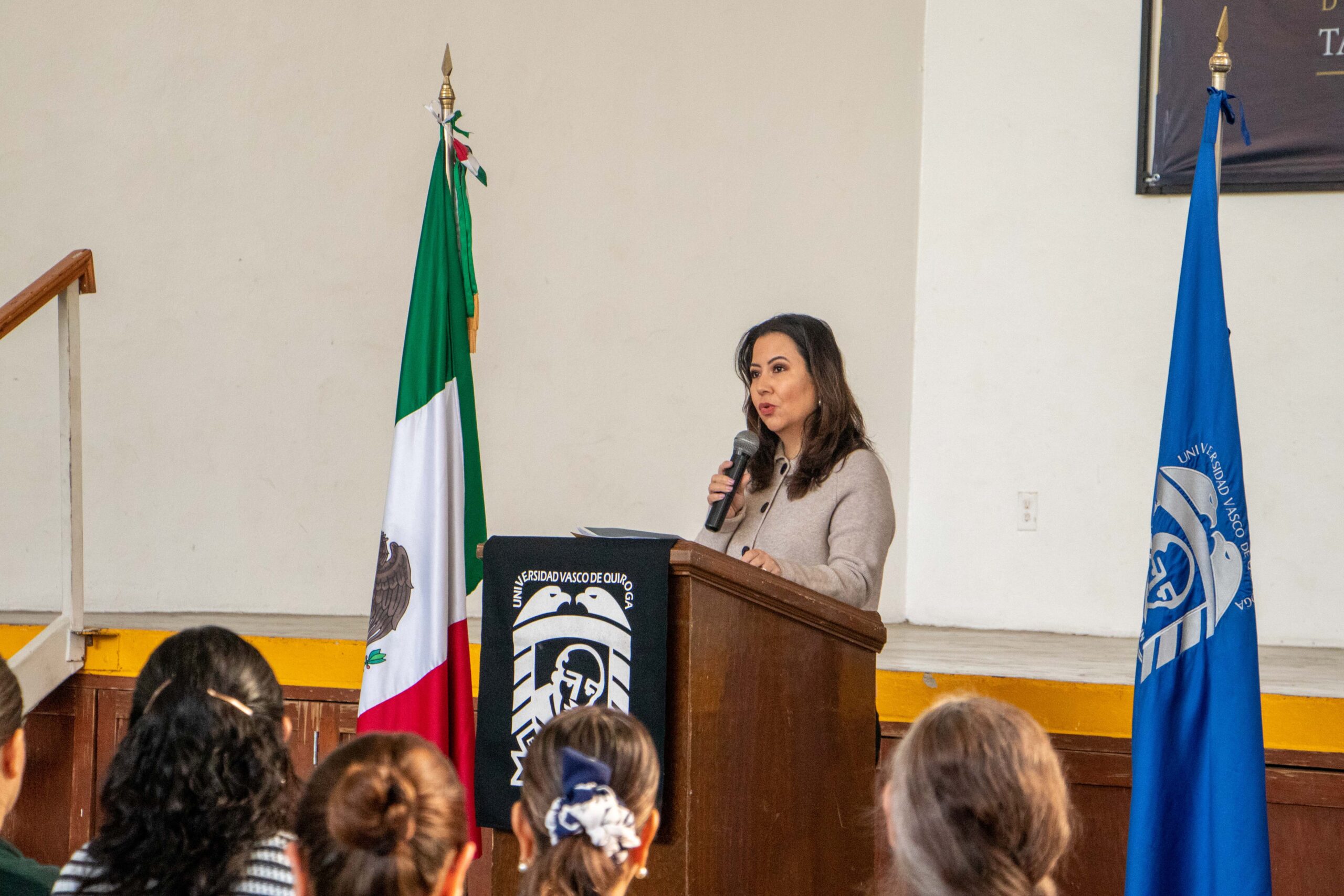 260319 Cambio Directora Prepa UVAQ-1