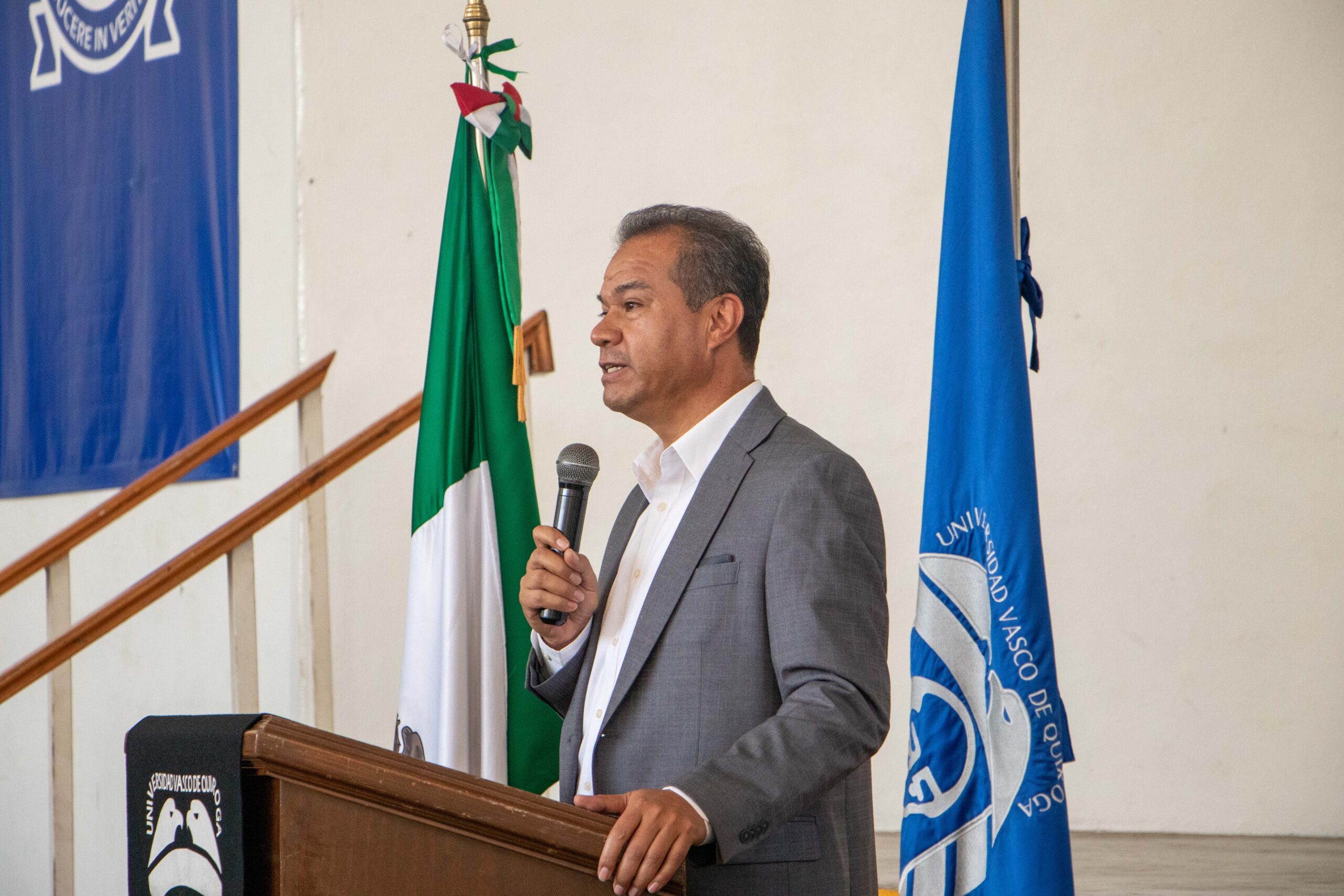 260319 Cambio Directora Prepa UVAQ-4