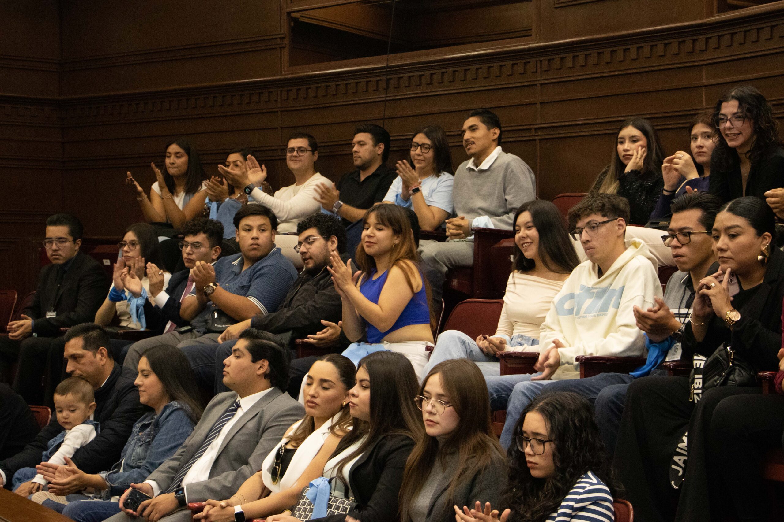 260325 Visita Congreso del Estado_-14